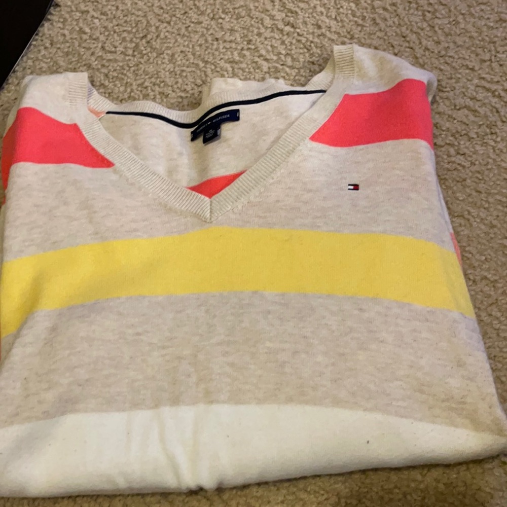 Tommy Hilfiger XL V neck sweater long sleeve